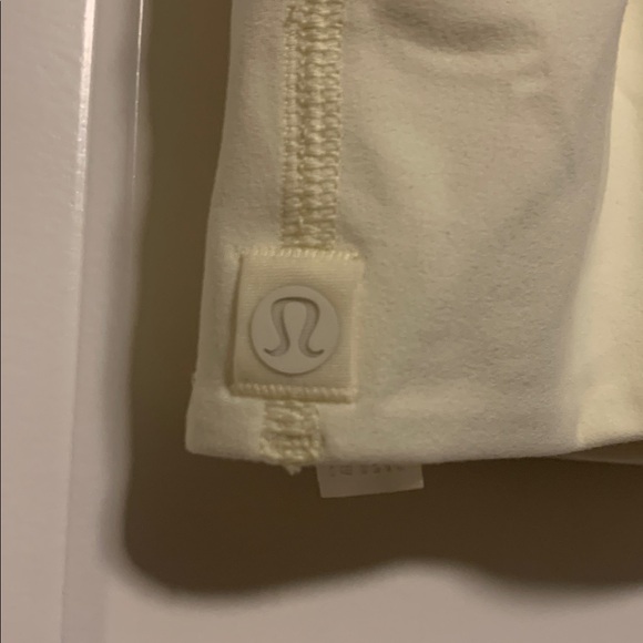 Lululemon Athletica Bend This Yellow Sports Bra
Sz S/M, NWT - Picture 6 of 6